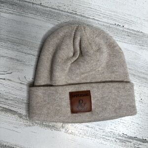 NWOT Ampersand Avenue Cuffed Beanie